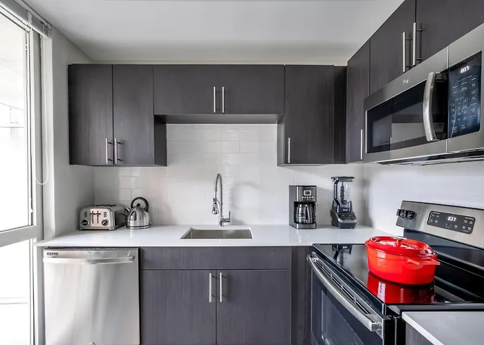 Apartment Gold Coast 2br W Gym Lounge Pool Nr Mag Mile Chi-231 *