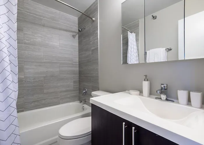 Apartment Gold Coast 2br W Gym Lounge Pool Nr Mag Mile Chi-231
