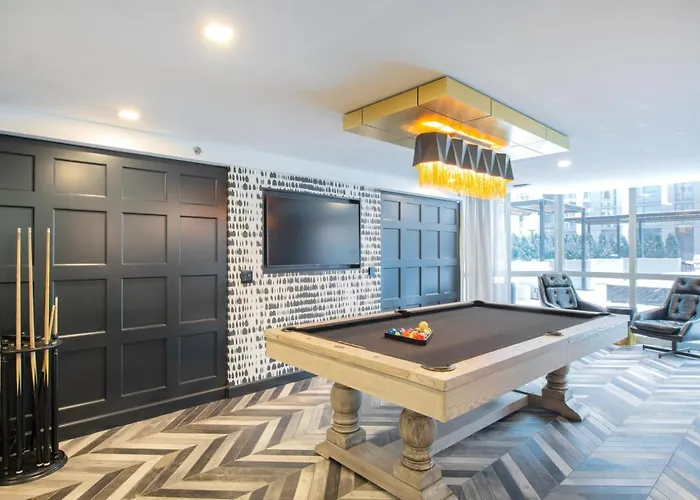 Gold Coast 2br W Gym Lounge Pool Nr Mag Mile Chi-231 Apartment *