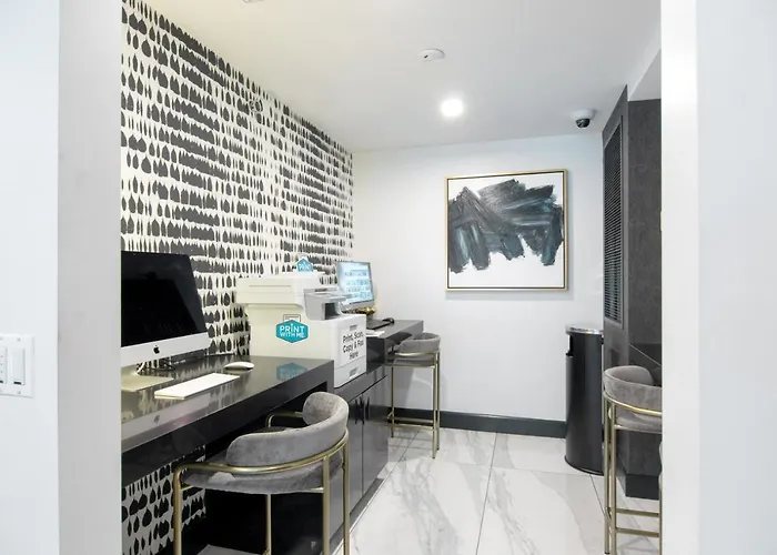Gold Coast 2br W Gym Lounge Pool Nr Mag Mile Chi-231 Apartment Chicago